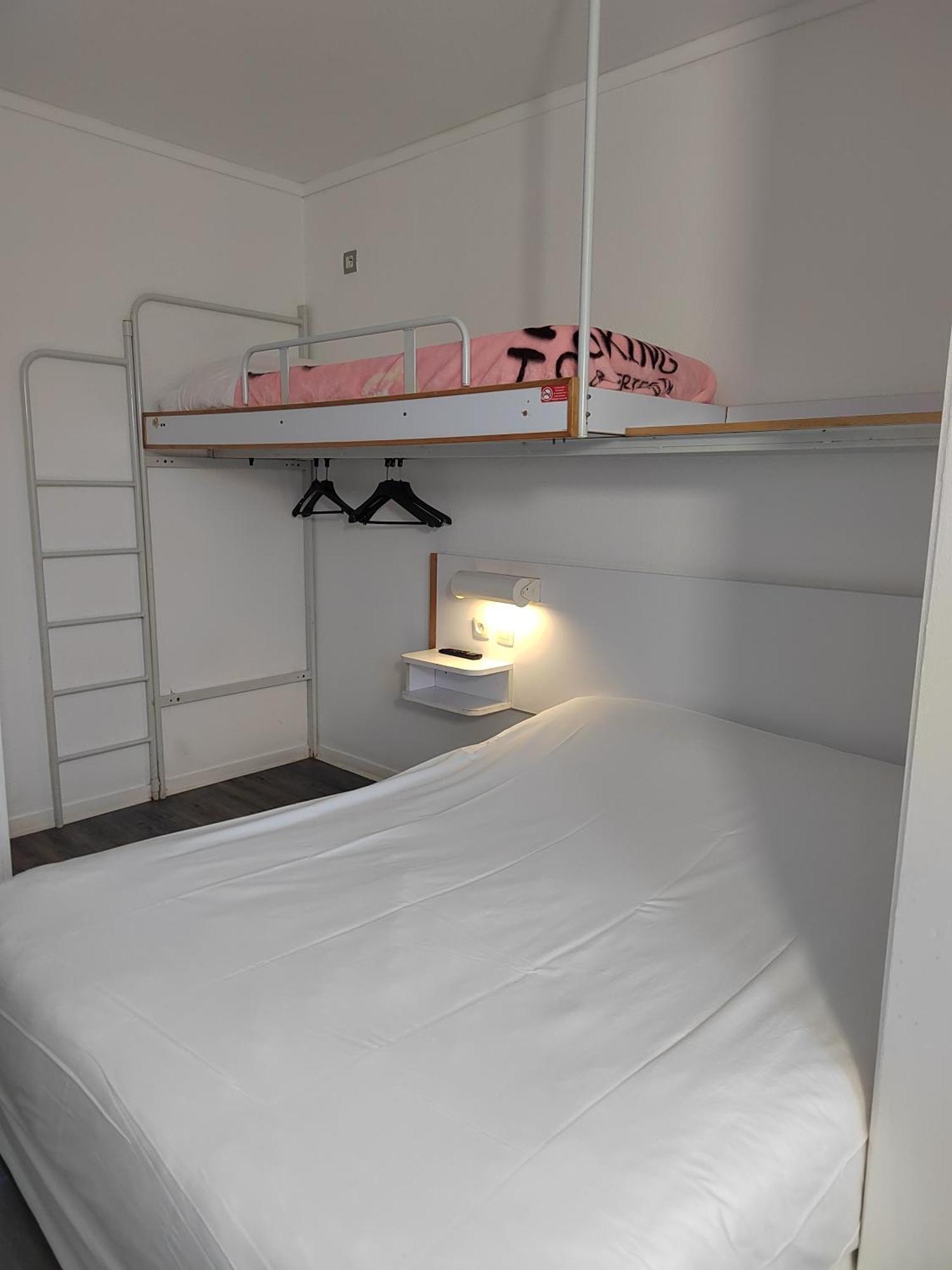 Alpha Hotel Bouafle エクステリア 写真
