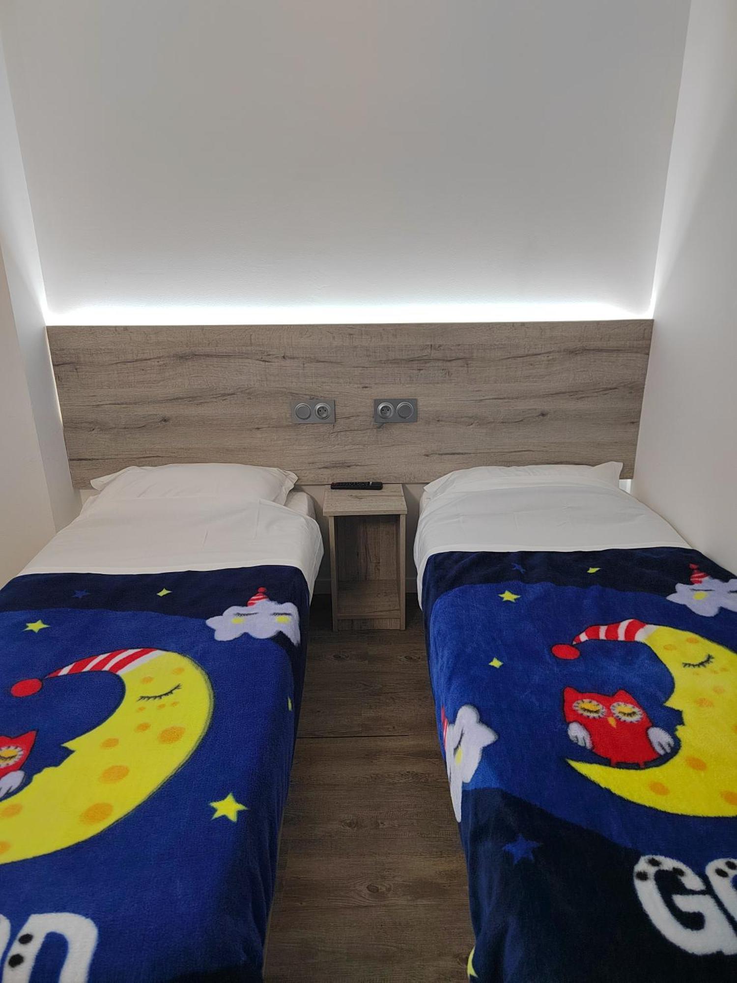Alpha Hotel Bouafle エクステリア 写真