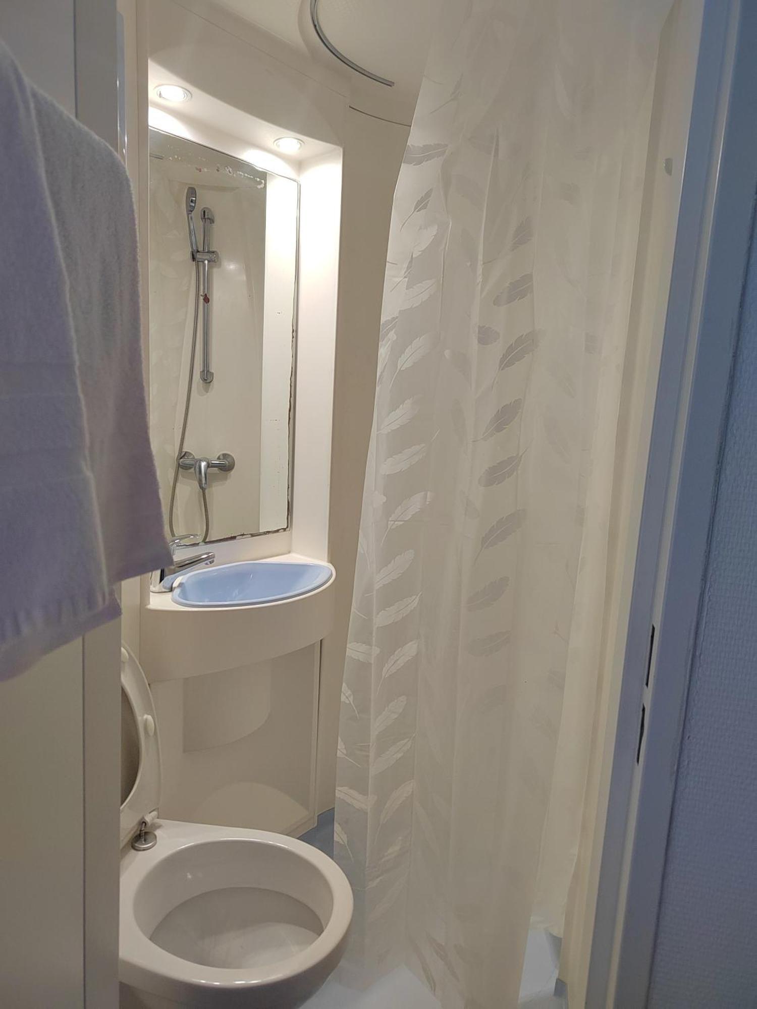 Alpha Hotel Bouafle エクステリア 写真